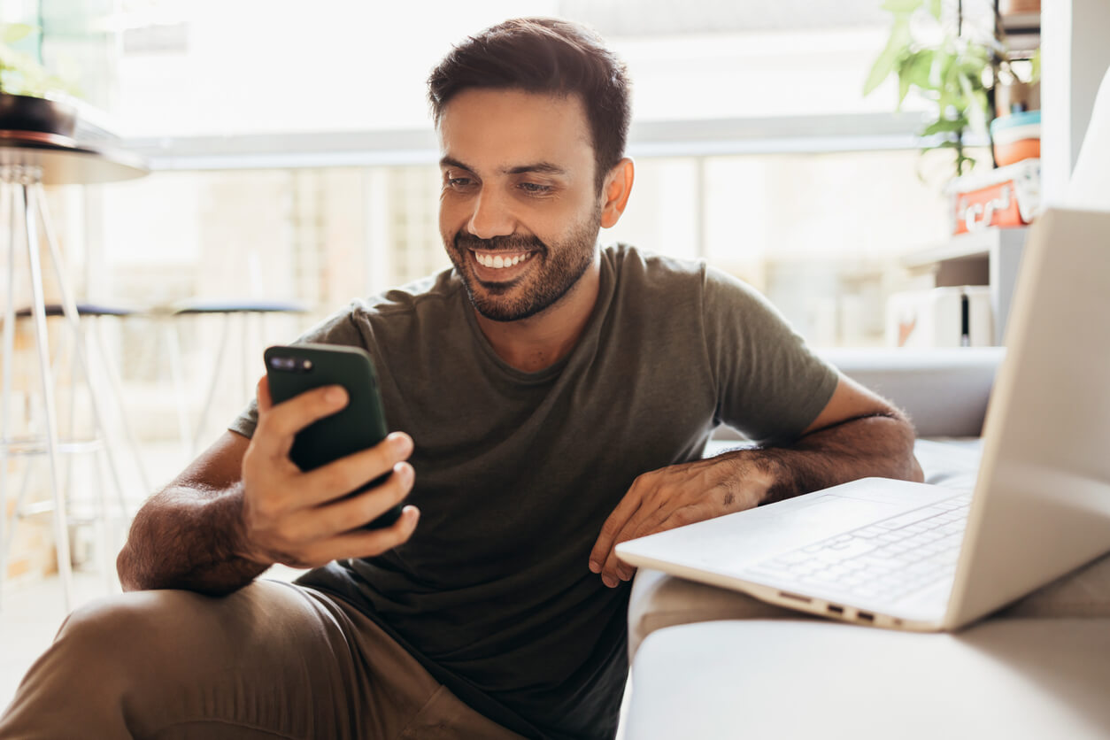 Como comprar passagem de ônibus online: guia simples para economizar na sua viagem